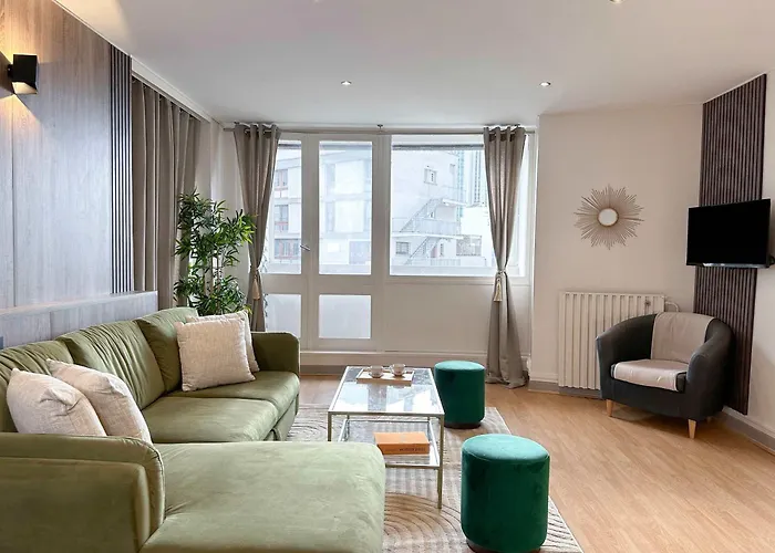 Spacious & Luxurious Flat In Montparnasse
