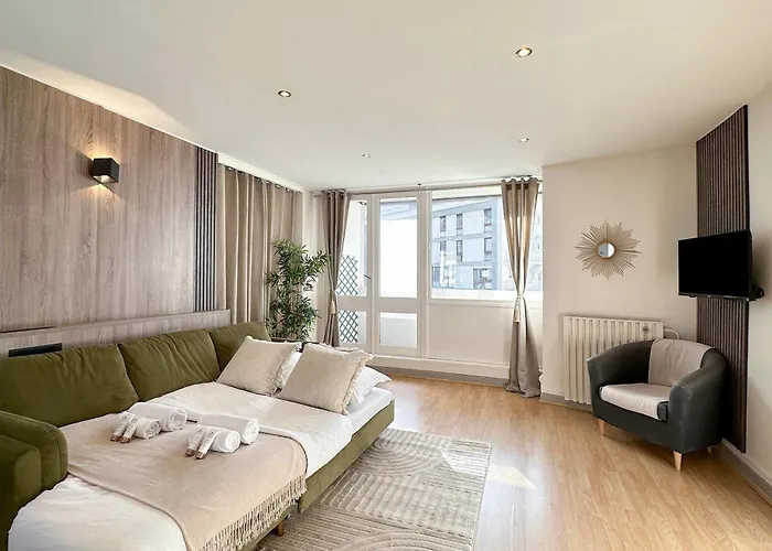 Spacious & Luxurious Flat In Montparnasse