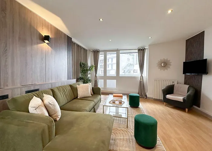 Spacious & Luxurious Flat In Montparnasse